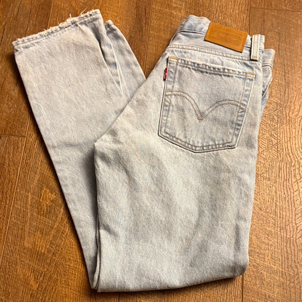 Levi's Men's Light Blue Straight Jeans